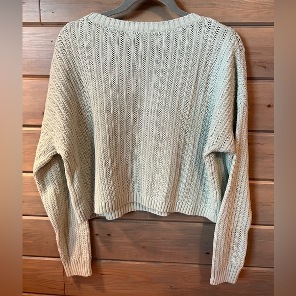 NEW WITH TAGS cropped blue Hollister sweater - Picture 3 of 4